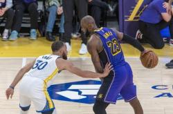 英雄联盟总决赛直播-圣诞大战拉开帷幕，各队球员备战出战