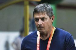 英雄联盟总决赛2025-智利国家队教练在比赛中突发心脏病