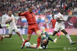 英雄联盟总决赛-韩国鏖战切尔西，萨内点燃赛场