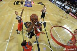 LOL决赛-太阳力克雄鹿，霍勒迪点燃赛场