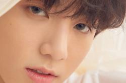 -黄潜艇火力全开，比利亚雷亚尔如何用进攻风暴让那不勒斯的蓝调迷失，一人掌控全场节奏