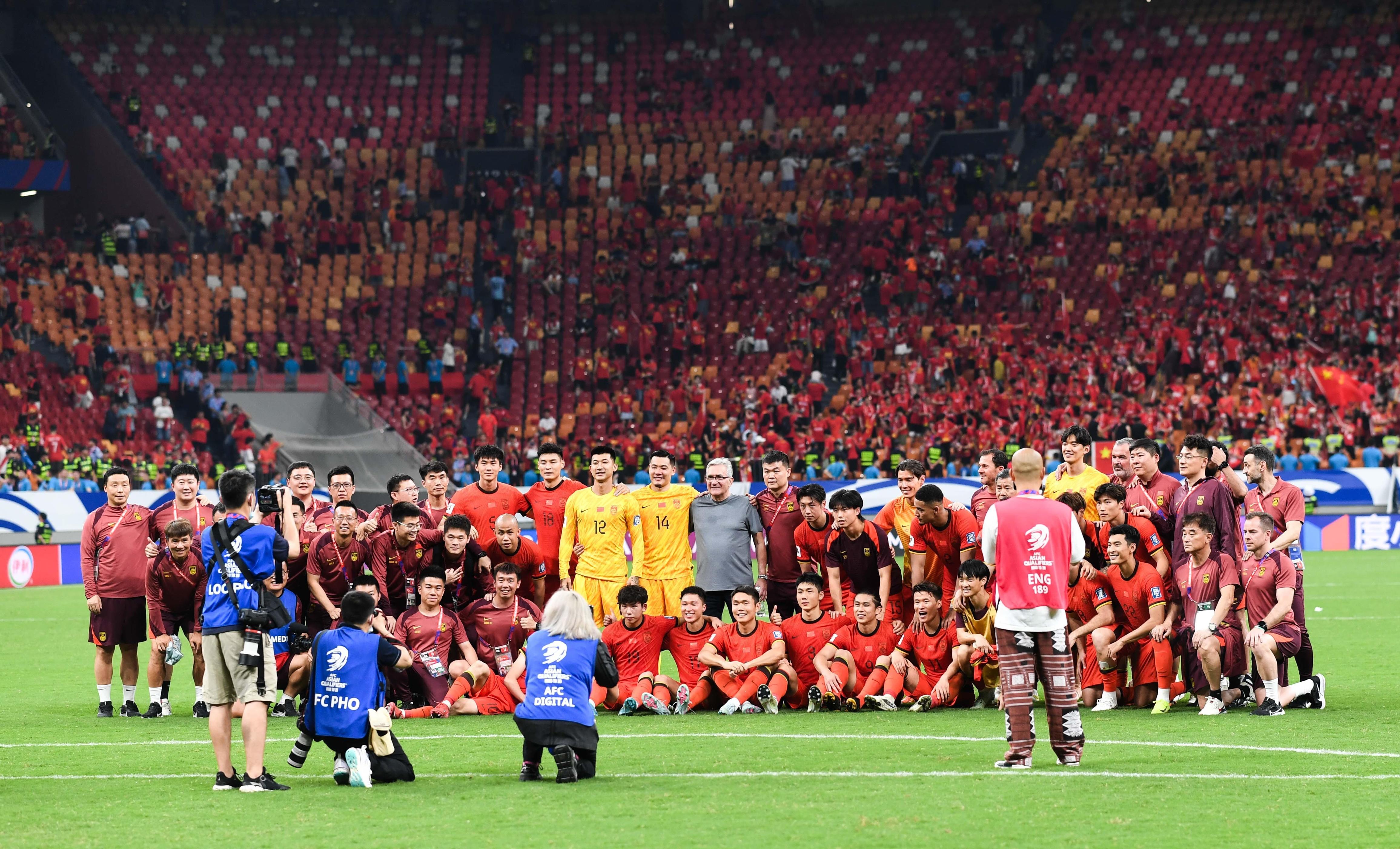 世界杯预选赛激烈展开,球队充满战斗精神的简单介绍 世界杯预选赛激烈展开,球队充满战斗精神的简单介绍