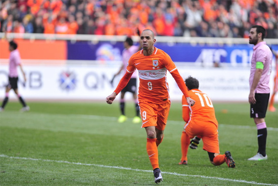 亚欧联队赛事中间卫破门创历史记录 亚欧联队赛事中间卫破门创历史记录