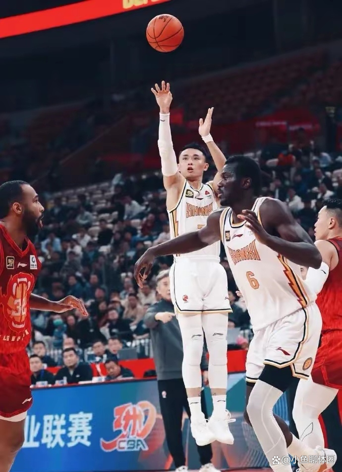 关于高强度较量!篮球大赛中两队实力对抗的信息 关于高强度较量!篮球大赛中两队实力对抗的信息