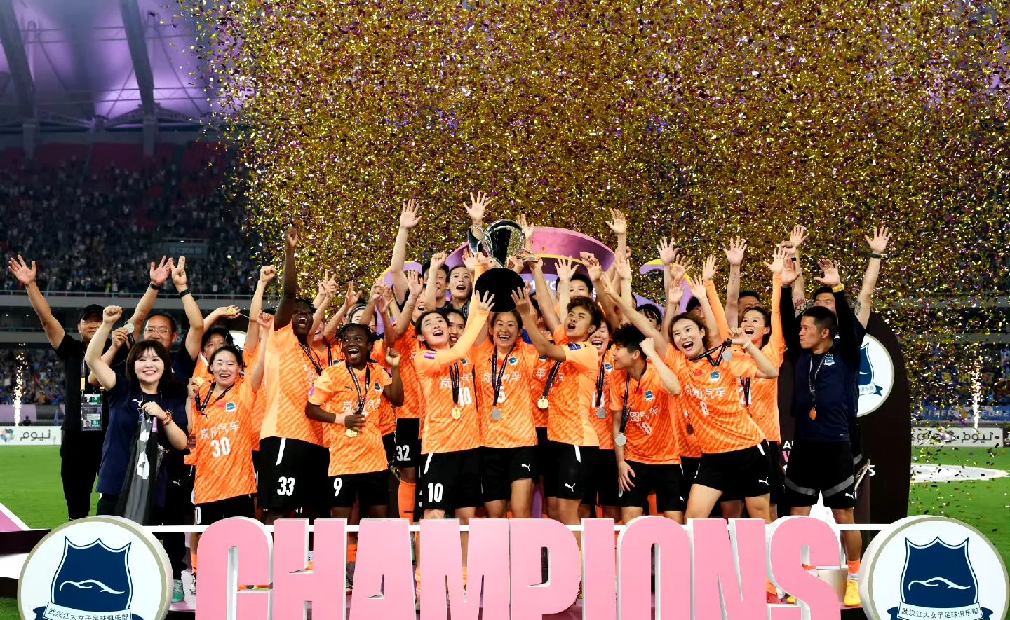 包含力拼荣耀:女足豪强争夺桂冠的词条 包含力拼荣耀:女足豪强争夺桂冠的词条