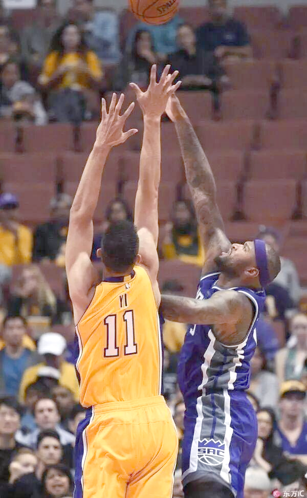 辽宁队轻取湖人，易建联关键制胜