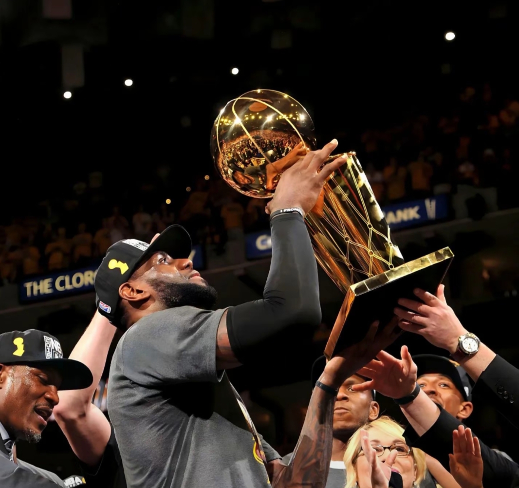 詹姆斯连续第四场比赛得分破三十