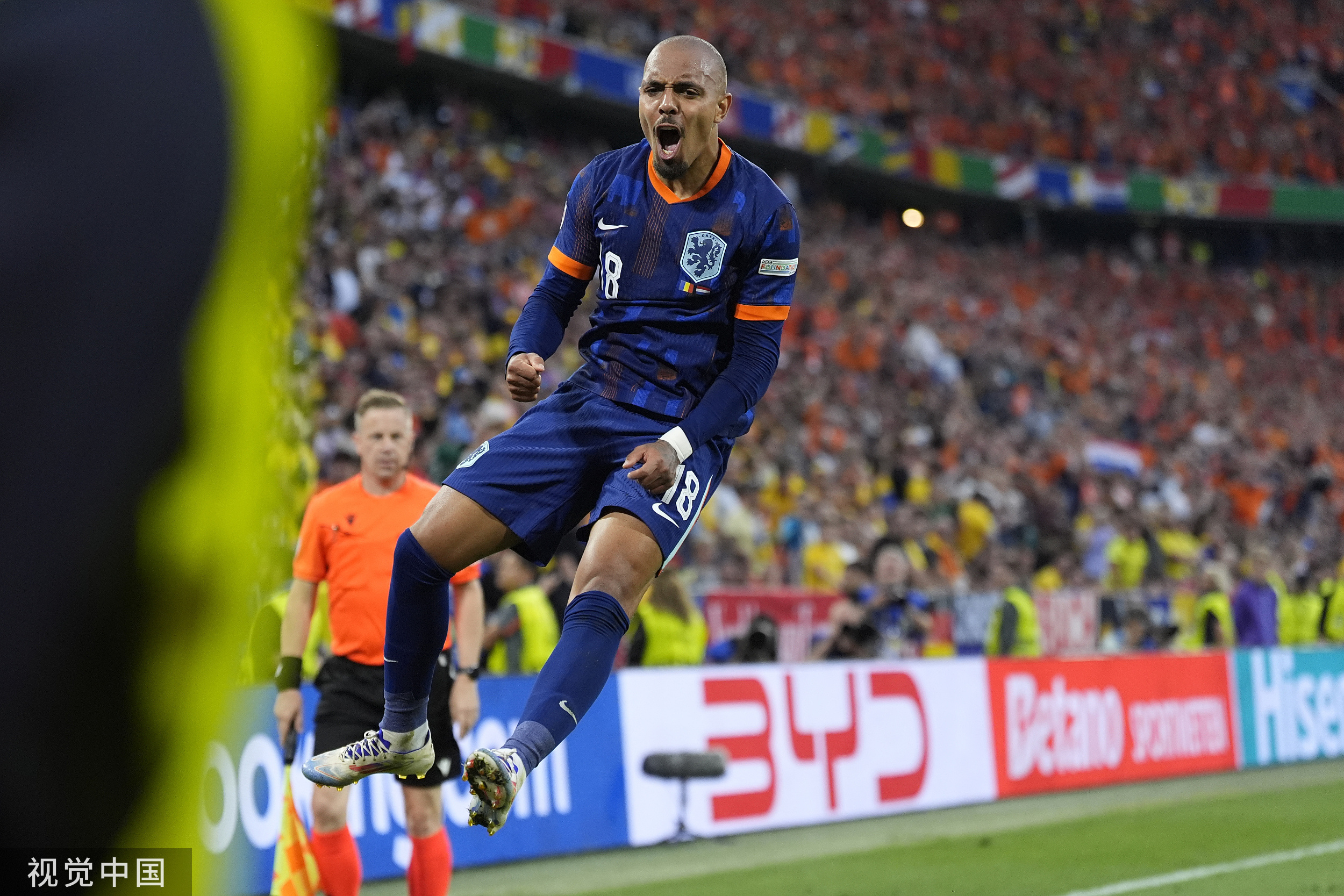 荷兰球员挑战强大对手,耀眼登场 荷兰球员挑战强大对手,耀眼登场