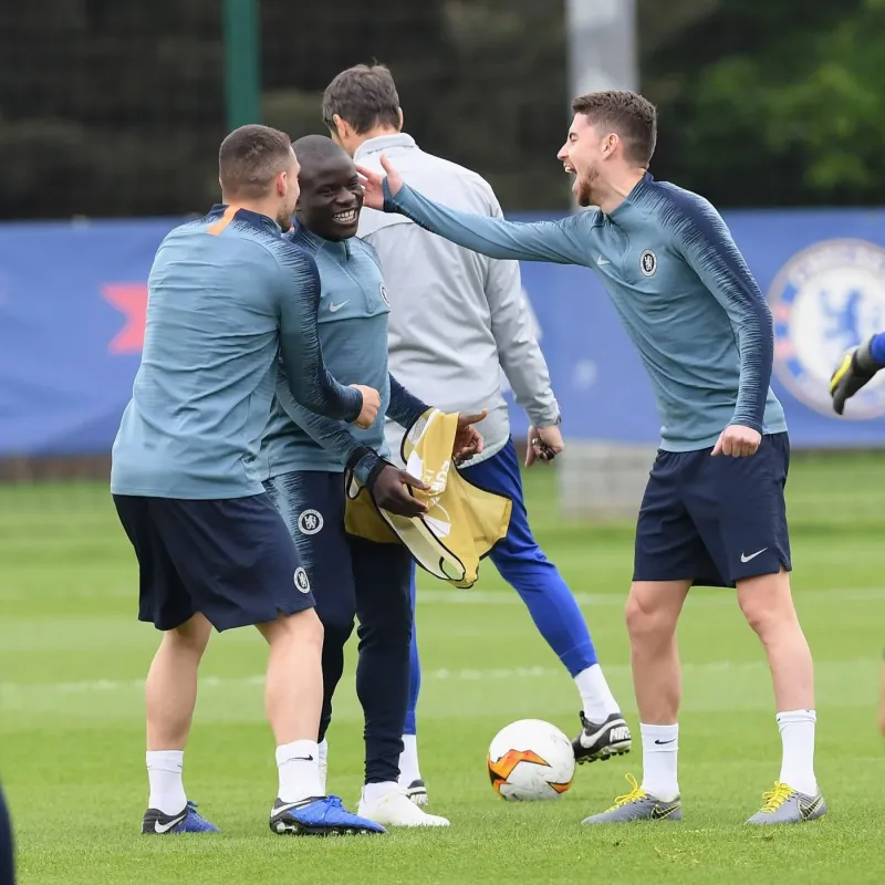 韩国鏖战切尔西，萨内点燃赛场