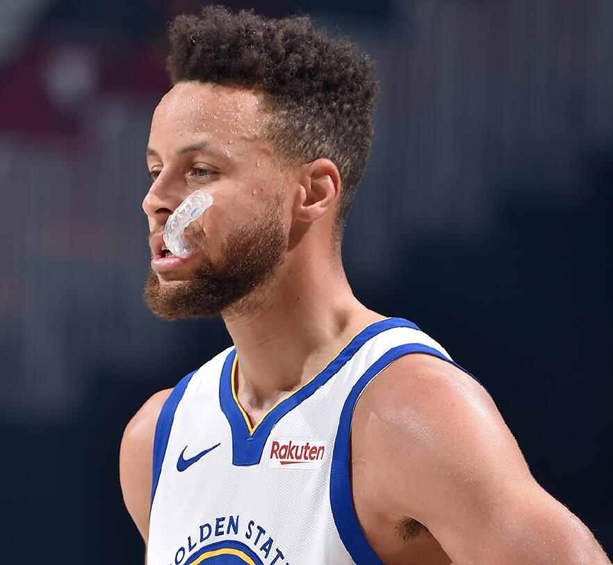 魔术轻取骑士，易建联状态火热